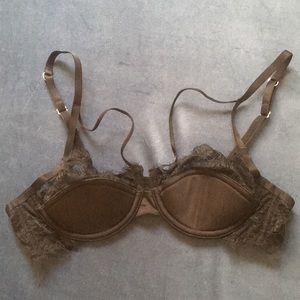 Underwire strappy Lace bra